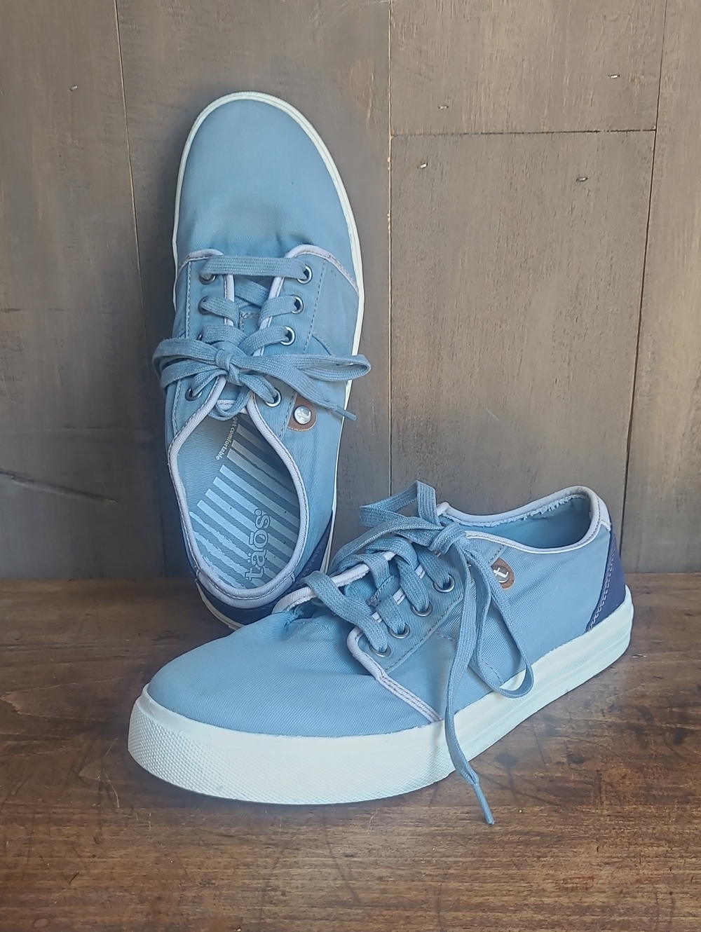 EUC Taos Sneakers Women's sz 9 Super Soul Blue Lace Up Low Profile Shoes